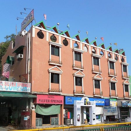 Hotel Silver Springs Ahmedabad Esterno foto