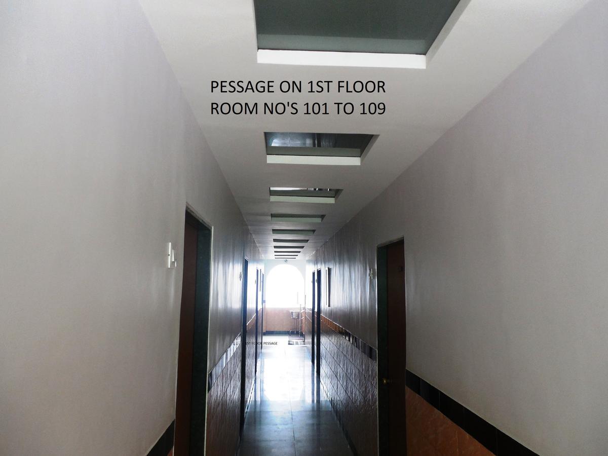 Hotel Silver Springs Ahmedabad Esterno foto