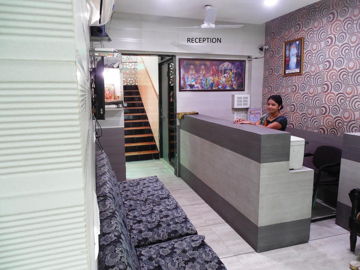Hotel Silver Springs Ahmedabad Esterno foto