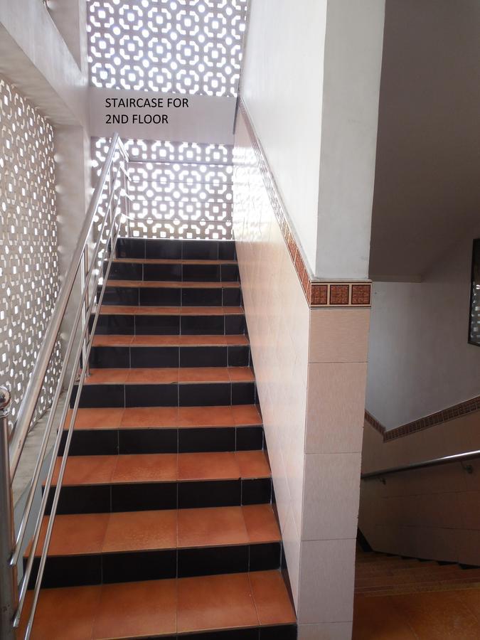 Hotel Silver Springs Ahmedabad Esterno foto